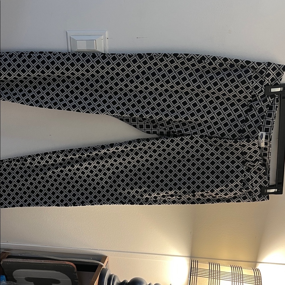 Old Navy Black and White Geometric Pants